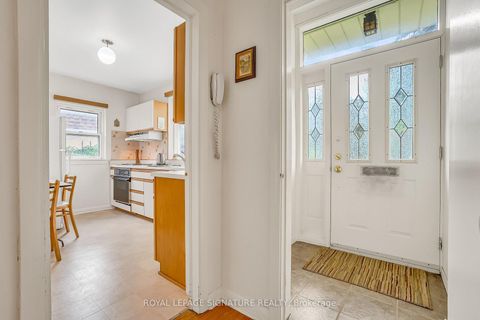Photo 4 at 34 Addison Crescent, Don Mills, Toronto