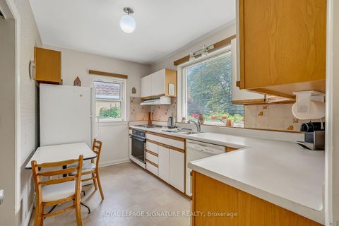 Photo 5 at 34 Addison Crescent, Don Mills, Toronto