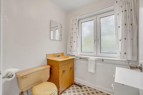 Photo 26 at 34 Addison Crescent, Don Mills, Toronto
