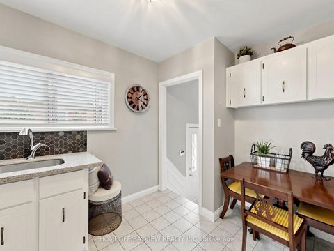 Photo 11 at 10 Woolton Crescent, Amesbury, Toronto
