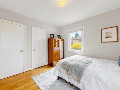 Photo 16 at 10 Woolton Crescent, Amesbury, Toronto