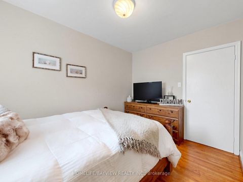 Photo 18 at 10 Woolton Crescent, Amesbury, Toronto