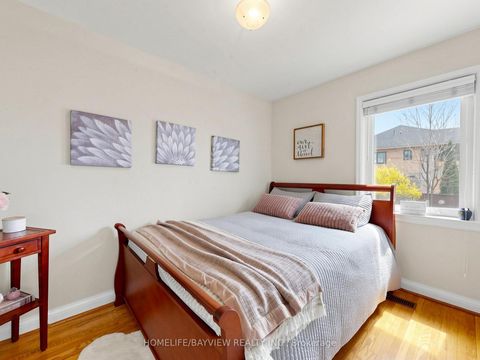 Photo 19 at 10 Woolton Crescent, Amesbury, Toronto