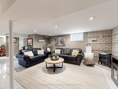 Photo 25 at 10 Woolton Crescent, Amesbury, Toronto