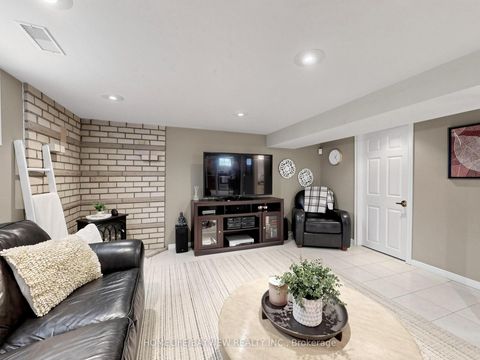 Photo 26 at 10 Woolton Crescent, Amesbury, Toronto