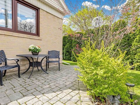 Photo 37 at 10 Woolton Crescent, Amesbury, Toronto