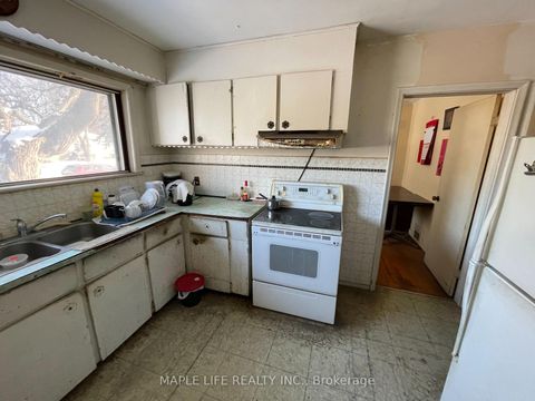 Photo 9 at 147 Earlton Road, Sullivan, Toronto