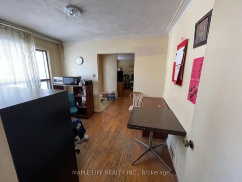Photo 12 at 147 Earlton Road, Sullivan, Toronto
