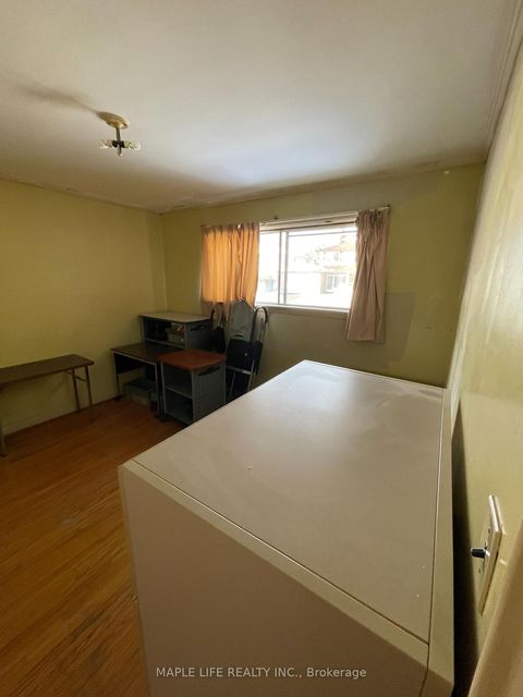 Photo 14 at 147 Earlton Road, Sullivan, Toronto