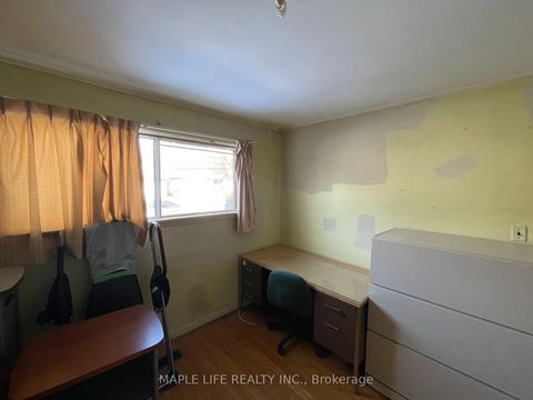 Photo 17 at 147 Earlton Road, Sullivan, Toronto