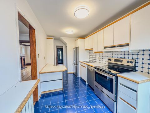 Photo 9 at 372 St Germain Avenue, Lawrence Park North, Toronto