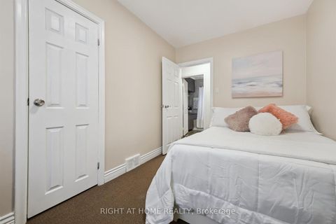 Photo 19 at 33 South Kingsway, Swansea, Toronto