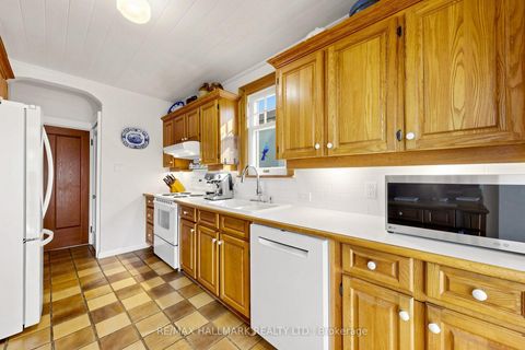 Photo 11 at 59 Courcelette Road, Cliffside, Toronto