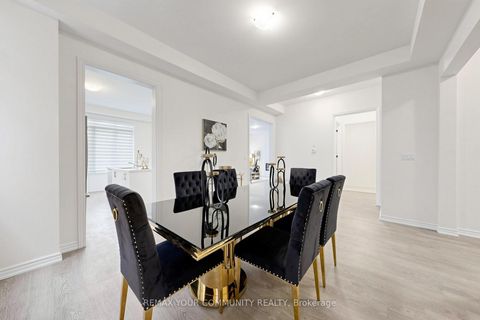 Photo 7 at 105 Halldorson Avenue, Bayview Northeast, Aurora