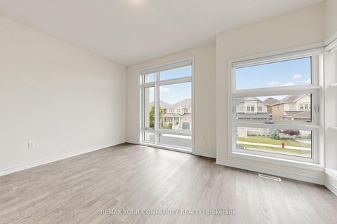 Photo 36 at 105 Halldorson Avenue, Bayview Northeast, Aurora