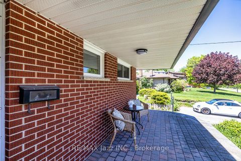 Photo 4 at 950 Mary Street N, Centennial, Oshawa