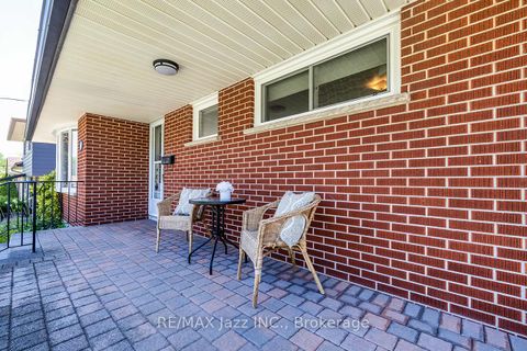 Photo 5 at 950 Mary Street N, Centennial, Oshawa