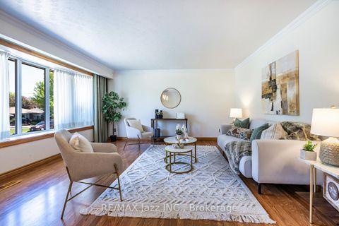 Photo 8 at 950 Mary Street N, Centennial, Oshawa