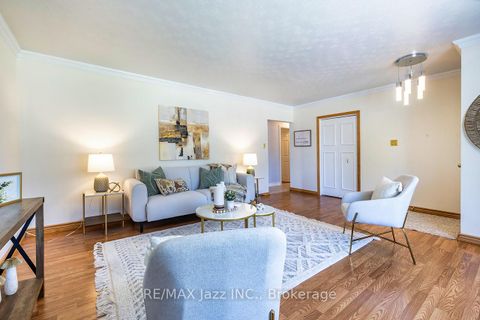Photo 11 at 950 Mary Street N, Centennial, Oshawa