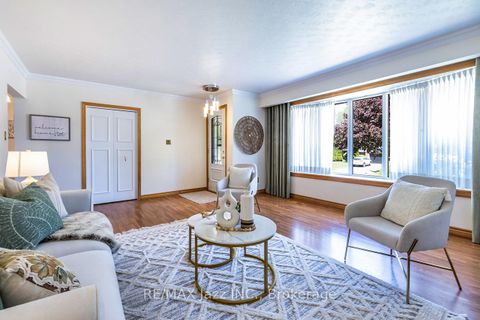 Photo 12 at 950 Mary Street N, Centennial, Oshawa