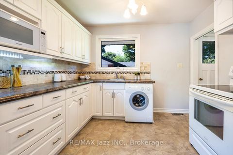 Photo 15 at 950 Mary Street N, Centennial, Oshawa
