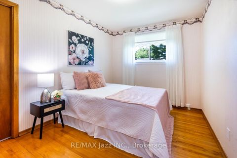 Photo 19 at 950 Mary Street N, Centennial, Oshawa