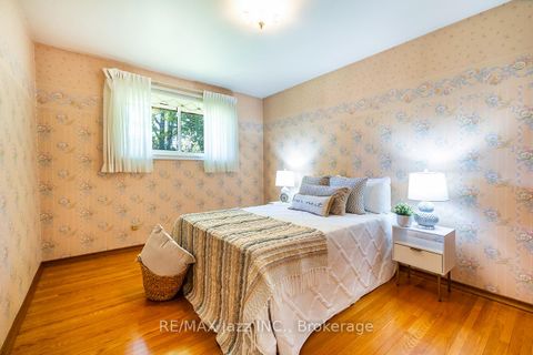 Photo 22 at 950 Mary Street N, Centennial, Oshawa