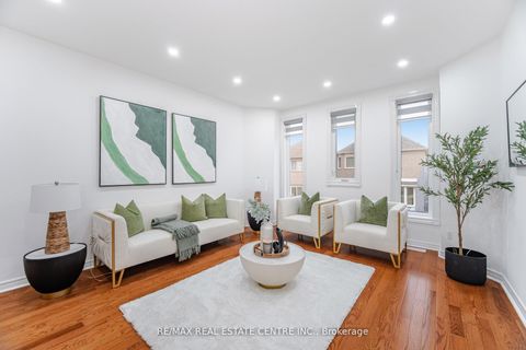 Photo 5 at 24 Futura Avenue, Rouge Woods, Richmond Hill