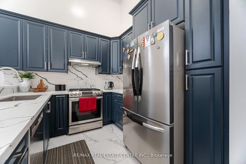 Photo 12 at 24 Futura Avenue, Rouge Woods, Richmond Hill