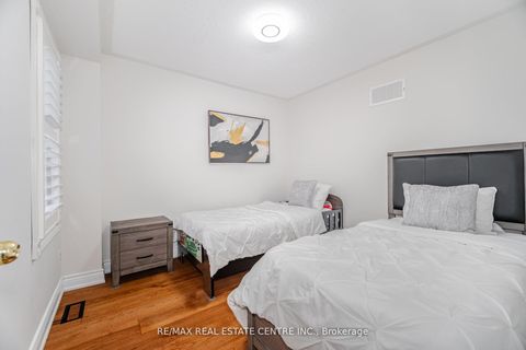 Photo 32 at 24 Futura Avenue, Rouge Woods, Richmond Hill