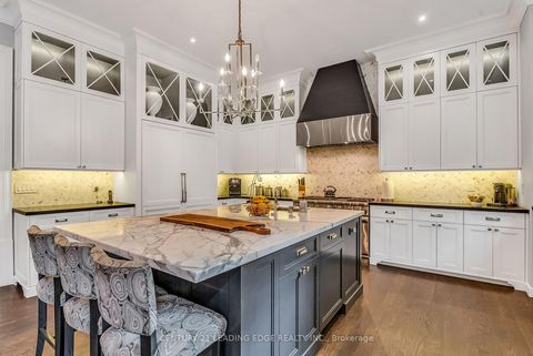 Photo 10 at 2 Nightfall Court, Kleinburg, Vaughan