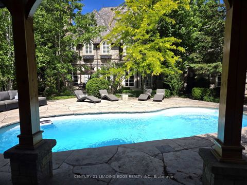 Photo 39 at 2 Nightfall Court, Kleinburg, Vaughan