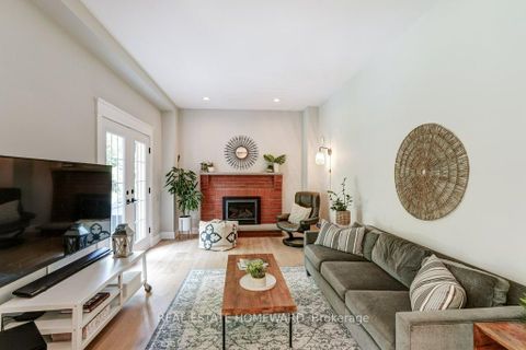 Photo 17 at 98 Woodview Drive, Rougemount, Pickering