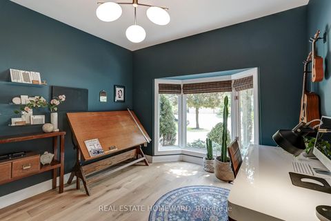 Photo 20 at 98 Woodview Drive, Rougemount, Pickering