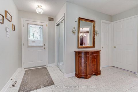Photo 5 at 11 Zucchet Court, East Woodbridge, Vaughan