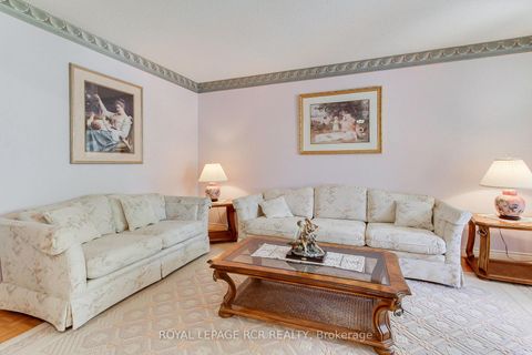 Photo 9 at 11 Zucchet Court, East Woodbridge, Vaughan