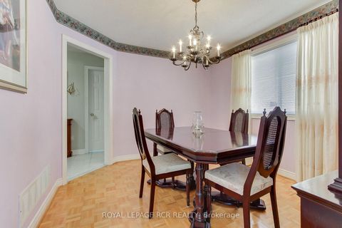 Photo 12 at 11 Zucchet Court, East Woodbridge, Vaughan