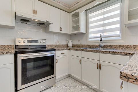 Photo 14 at 11 Zucchet Court, East Woodbridge, Vaughan