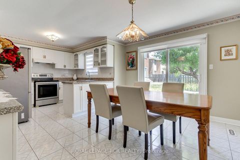Photo 17 at 11 Zucchet Court, East Woodbridge, Vaughan