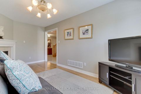 Photo 20 at 11 Zucchet Court, East Woodbridge, Vaughan