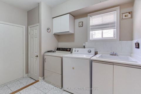 Photo 22 at 11 Zucchet Court, East Woodbridge, Vaughan