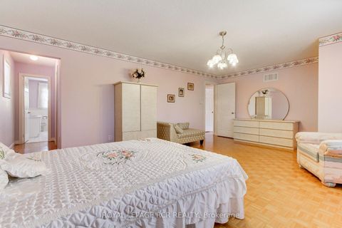 Photo 27 at 11 Zucchet Court, East Woodbridge, Vaughan