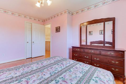 Photo 35 at 11 Zucchet Court, East Woodbridge, Vaughan