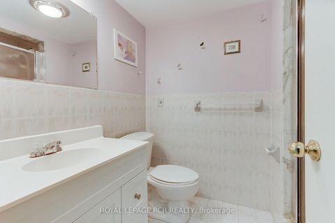 Photo 41 at 11 Zucchet Court, East Woodbridge, Vaughan