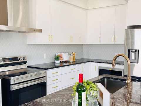 Photo 7 at 960 Lockie Drive, Kedron, Oshawa