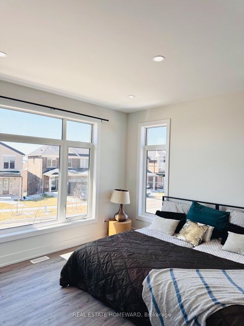 Photo 13 at 960 Lockie Drive, Kedron, Oshawa