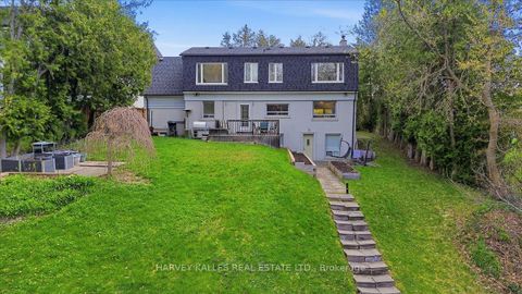Photo 3 at 72 Walmer Road, North Richvale, Richmond Hill