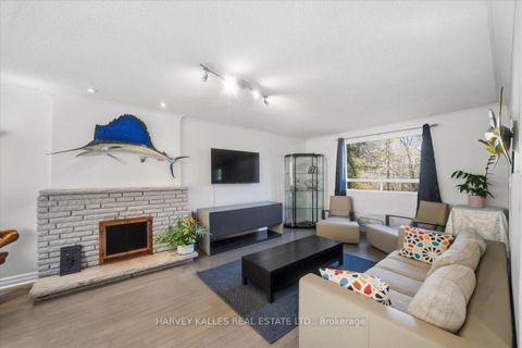 Photo 8 at 72 Walmer Road, North Richvale, Richmond Hill