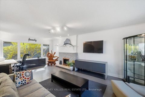 Photo 11 at 72 Walmer Road, North Richvale, Richmond Hill