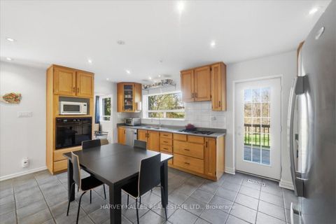 Photo 15 at 72 Walmer Road, North Richvale, Richmond Hill